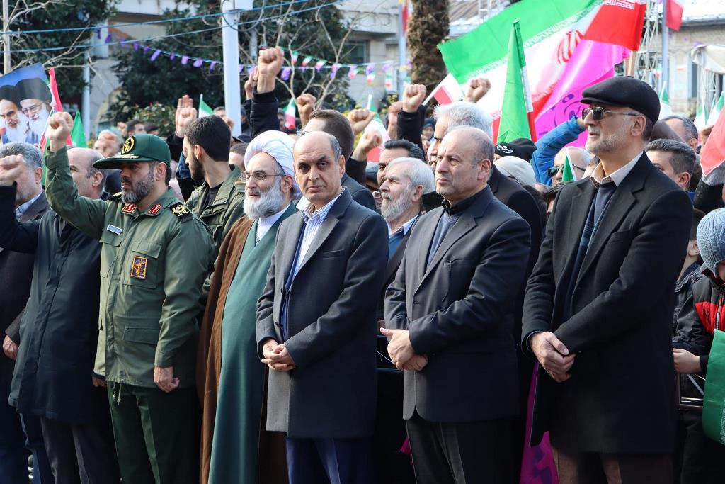 استاندار گیلان در جمع راهپیمایان سالروز پیروزی انقلاب اسلامی: ۲۲ بهمن مظهر عشق مردم به آرمان‌های انقلاب است
