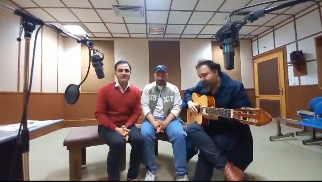 کامران جعفری تهیه کننده رسانه ملی : چای سرد رادیو گیلان جمعه ۲۶ بهمن با حضور خواننده نوید یحیایی و نوازنده ، آهنگساز نعیم یحیایی ویژه نیمه شعبان پخش می شود