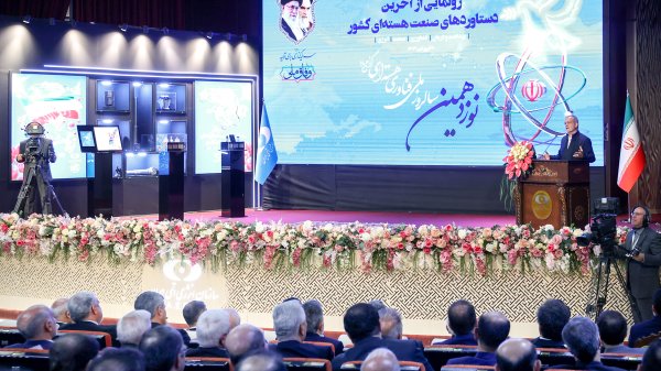 دکتر پزشکیان در آیین بزرگداشت روز ملی فناوری هسته‌ای:  موضع ایران در مذاکرات عمان همان است که رهبری بارها با صراحت بیان کرده‌اند