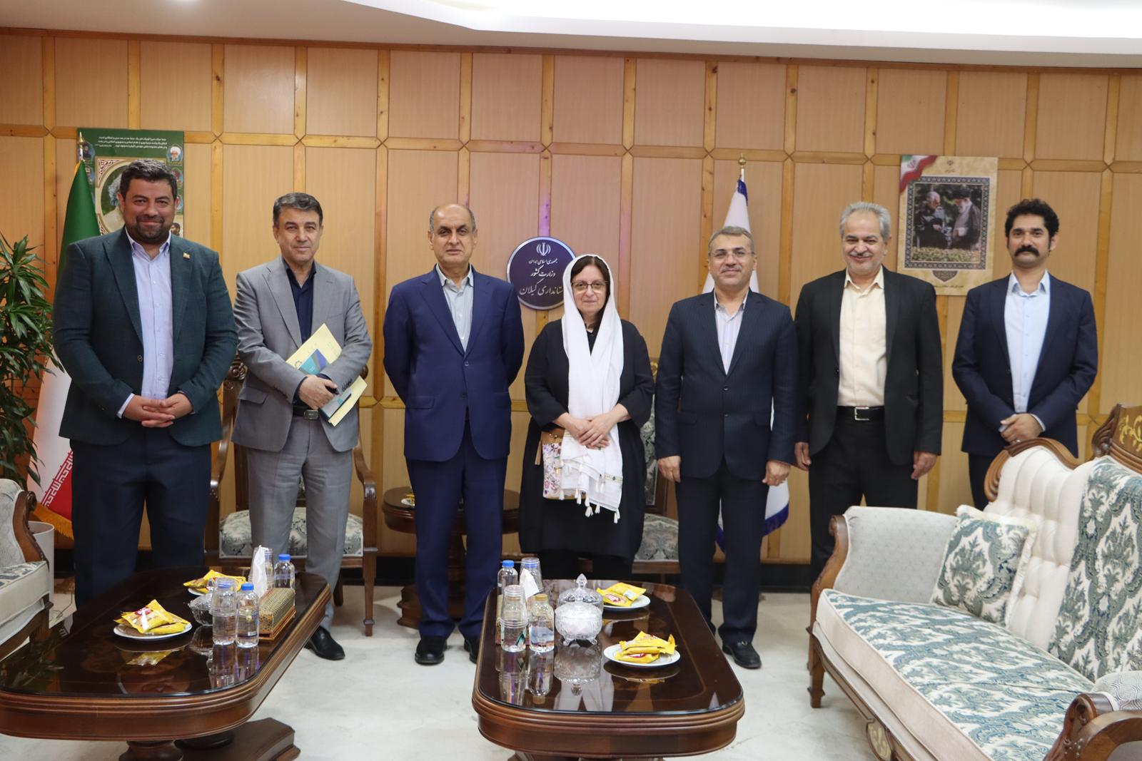 استاندار گیلان در دیدار با فرزند استاد هوشنگ ابتهاج: مفاخر فرهنگی سرمایه‌های ماندگار ملت ایران هستند / مردم افتخارات خود را هرگز فراموش نمی‌کنند