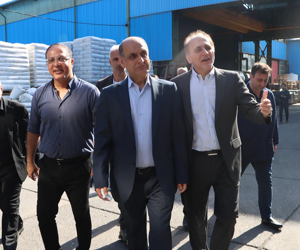 استاندار گیلان در بازدید از واحد صنعتی ایران رادیاتور: امنیت انرژی، زیرساختی برای رشد پایدار تولید است / تأمین انرژی پایدار اولویت توسعه صنعت استان