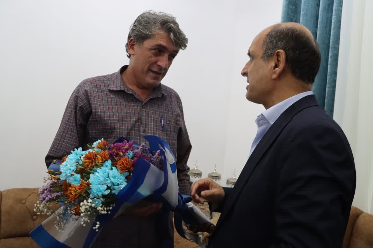 عیادت استاندار گیلان از جنگلبان آسیب‌دیده از حمله قاچاقچیان در تالش