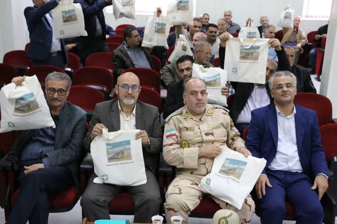 کارگاه آموزشی و اطلاع‌رسانی برای حفاظت از فوک خزری؛ تنها پستاندار دریای خزر