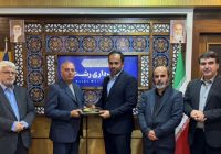 پس  از سالها انتظار رویایی که به حقیقت پیوست سرمایه گذاری بخش خصوصی در تالاب گردشگری عینک انعقاد قرارداد سرمایه گذاری ساخت، مالکیت و بهره‌برداری از کشتی مهتاب و قایق آبی در پهنه آبی تالاب عینک شوقی پروژه‌های گردشگری می‌تواند به‌عنوان محرکی برای رونق گردشگری شهری و تقویت