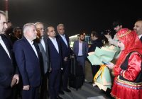 با  استقبال هادی حق شناس استاندار؛ وزیر میراث فرهنگی، گردشگری و صنایع دستی وارد گیلان‌ شد