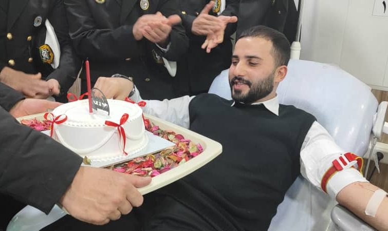 اهدای خون در روز تولد، تولد دوباره بیمار نیازمند به خون است  انتقال خون گیلان تقارن تولد دریادل خونبخش را با اولین اهدای خون وی جشن گرفت