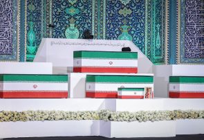 آیین بدرقه «آقای شهید ایران» به طور رسمی آغاز شد ادای احترام هیئتهای خارجی به پیکر مطهر رهبر شهید انقلاب اسلامی