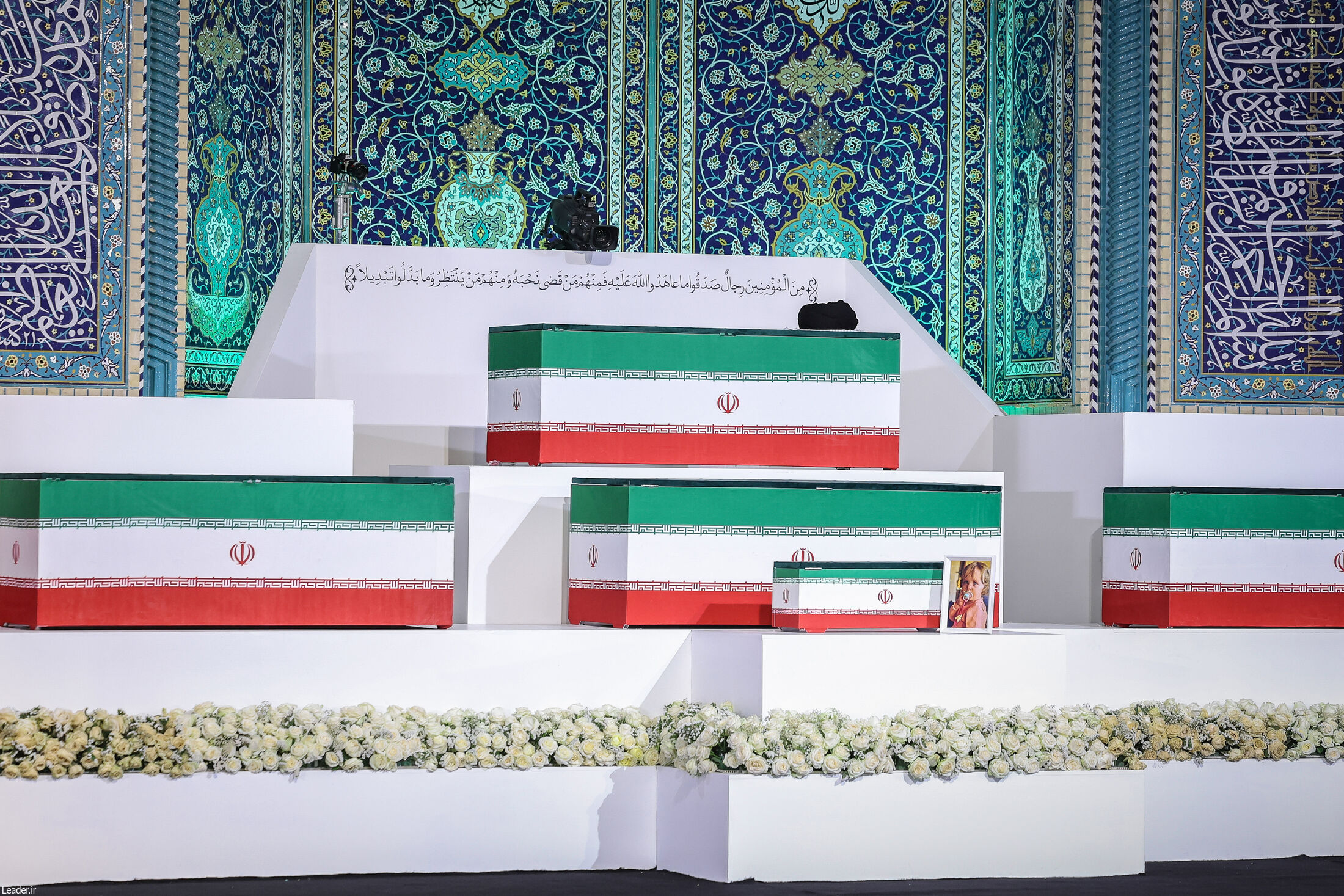 آیین بدرقه «آقای شهید ایران» به طور رسمی آغاز شد ادای احترام هیئتهای خارجی به پیکر مطهر رهبر شهید انقلاب اسلامی