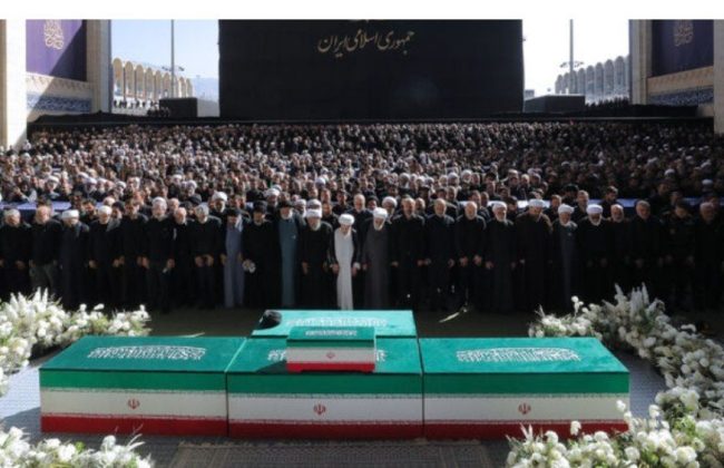 حضور میلیونی عزاداران در مصلی تهران : اقامه نماز بر پیکر مطهر قائد امت به امامت حضرت آیتالله جعفر سبحانی