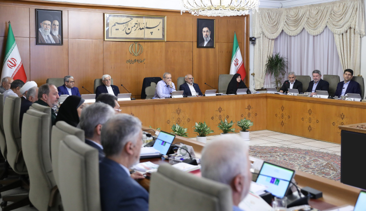 دکتر پزشکیان در جلسه هیئت دولت: انتصابات مدیریتی باید بر مبنای شاخصهای علمی و فارغ از ملاحظات سیاسی انجام شود/ تأکید بر حفظ سرمایه انسانی و پرهیز از تغییرات مدیریتی بدون ارزیابی عملکرد شناسه خبر :