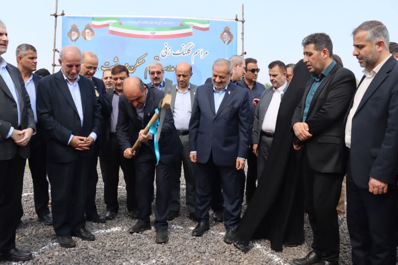 با حضور وزیر آموزش و پرورش و استاندار گیلان؛ کلنگ احداث مدرسه ویژه کودکان اتیسم در رشت به زمین زده شد