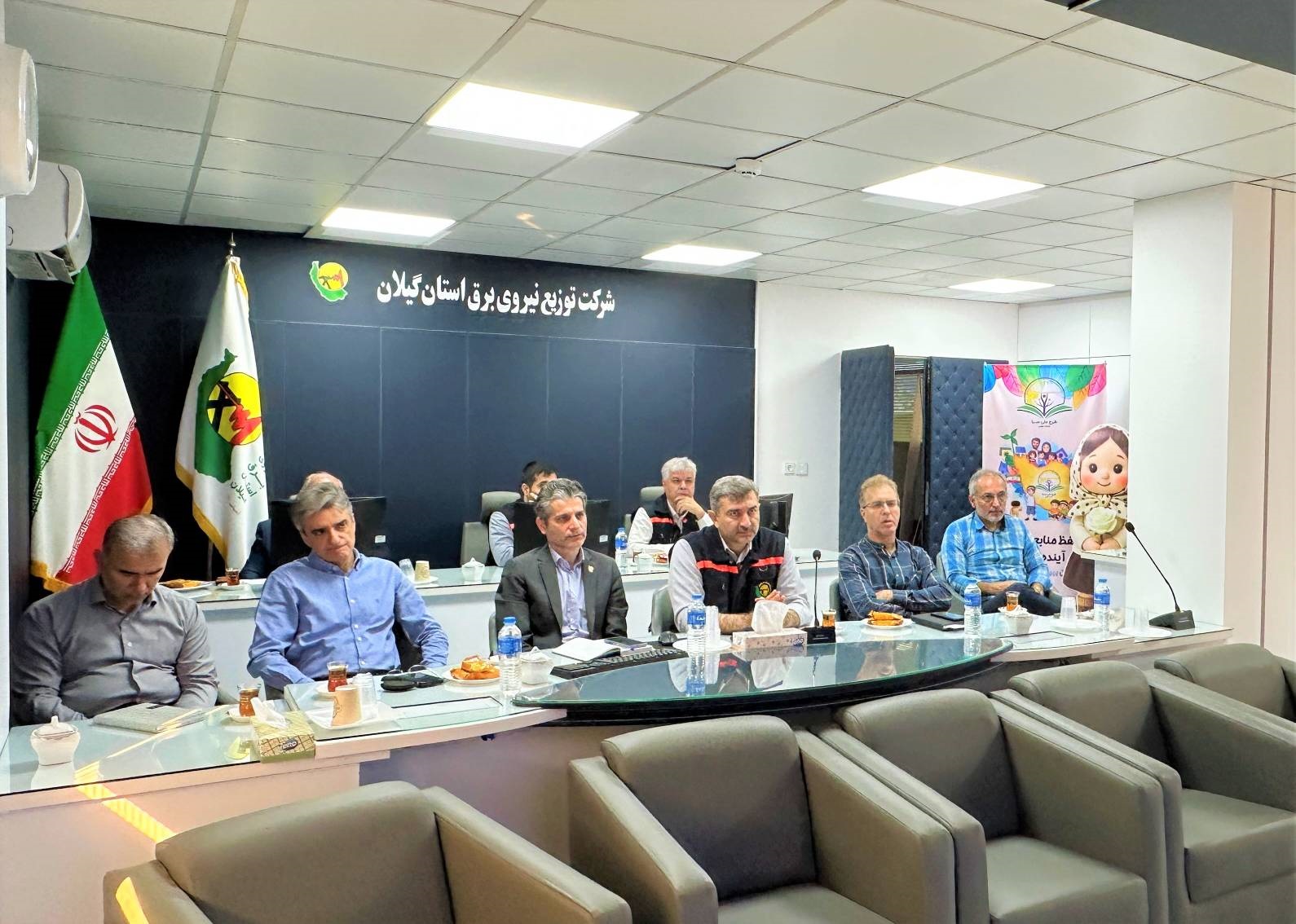 بسیج گسترده تیم‌های عملیاتی برای پایش شبکه توزیع مانور ملی طرح «مهتاب» با دستور مدیرعامل شركت توانیر در گیلان كلید خورد