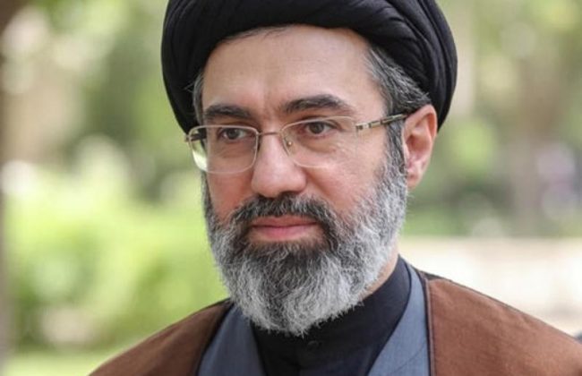 رهبر انقلاب : شرط اول غلبه حق بر باطل اتحاد مسلمین در مقابل کفر جهانی است .