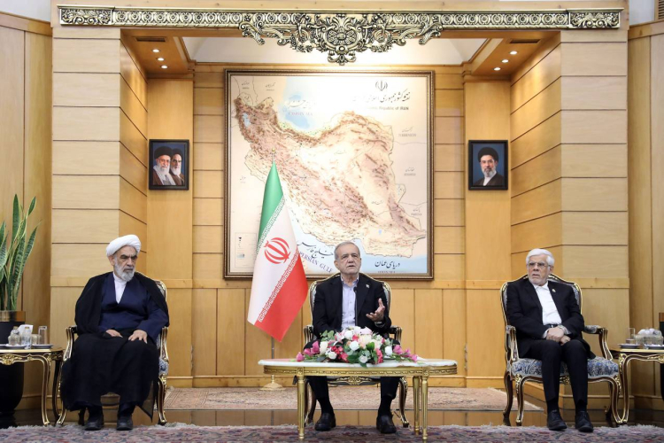 دکتر پزشکیان پیش از عزیمت به نیویورک: با قدرت از مواضع ایران در مجامع بین‌المللی دفاع خواهیم کرد