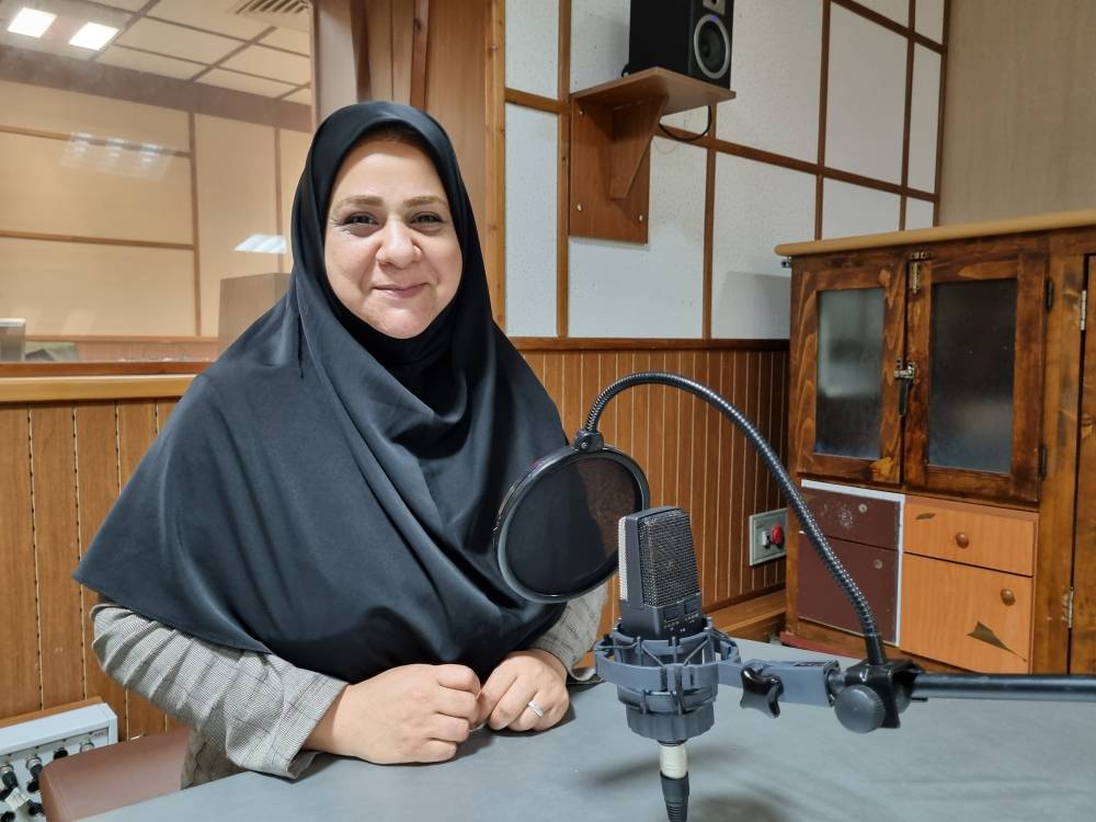 کامران جعفری تهیه کننده : میهمان چای سرد جمعه بیستم شهریور نازنین صابر بازیگر سینما ، تئاتر ، رادیو و تلوزیون در آستانه روز سینما